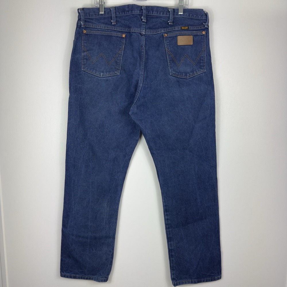 Wrangler 13MWZ Jeans Men 40x32 Denim Cowboy Cut Medium Wash Straight Heavyweight - Picture 3 of 9